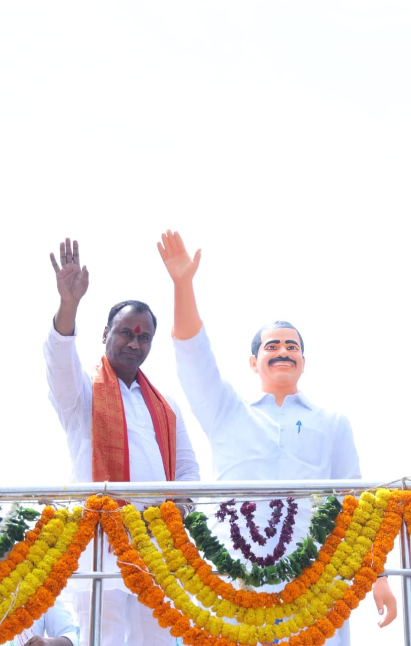 నకిరేకల్ మునుగోడు నియోజకవర్గాల నుండి భారీగా పాల్గొన్న కాంగ్రెస్ శ్రేణులు, వైఎస్ అభిమానులు....